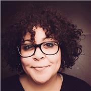 Cheffe de cuisine dynamique, drôle et  pétillante, vous propose son style culinaire adapté à votre méthode d'apprentissage.